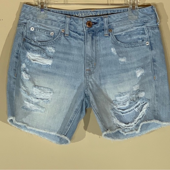 American Eagle Outfitters Pants - American Eagle Distressed Denim Shorts Women’s Size 4 Mid Rise 5.5” Inseam